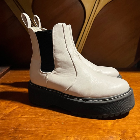Shoes - White Platform Chelsea Boots